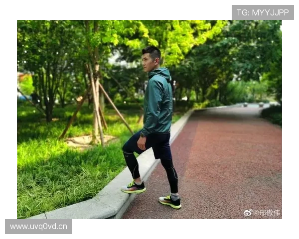 邢傲伟家的狗吃的都比我一个月工资多